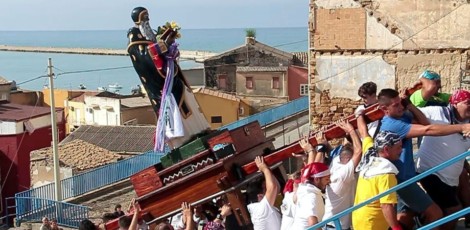 Questore Di Agrigento Ricifari Vieta Le Processioni Sotto Casa Del Boss