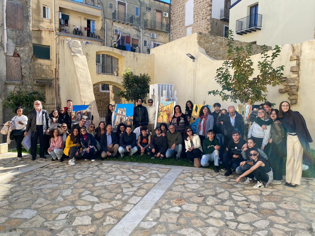 Caltanissetta La Piazzetta Dello Storico Quartiere Alla Provvidenza