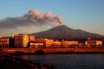 Etna. Una ricerca internazionale svela come il magma arriva in superficie