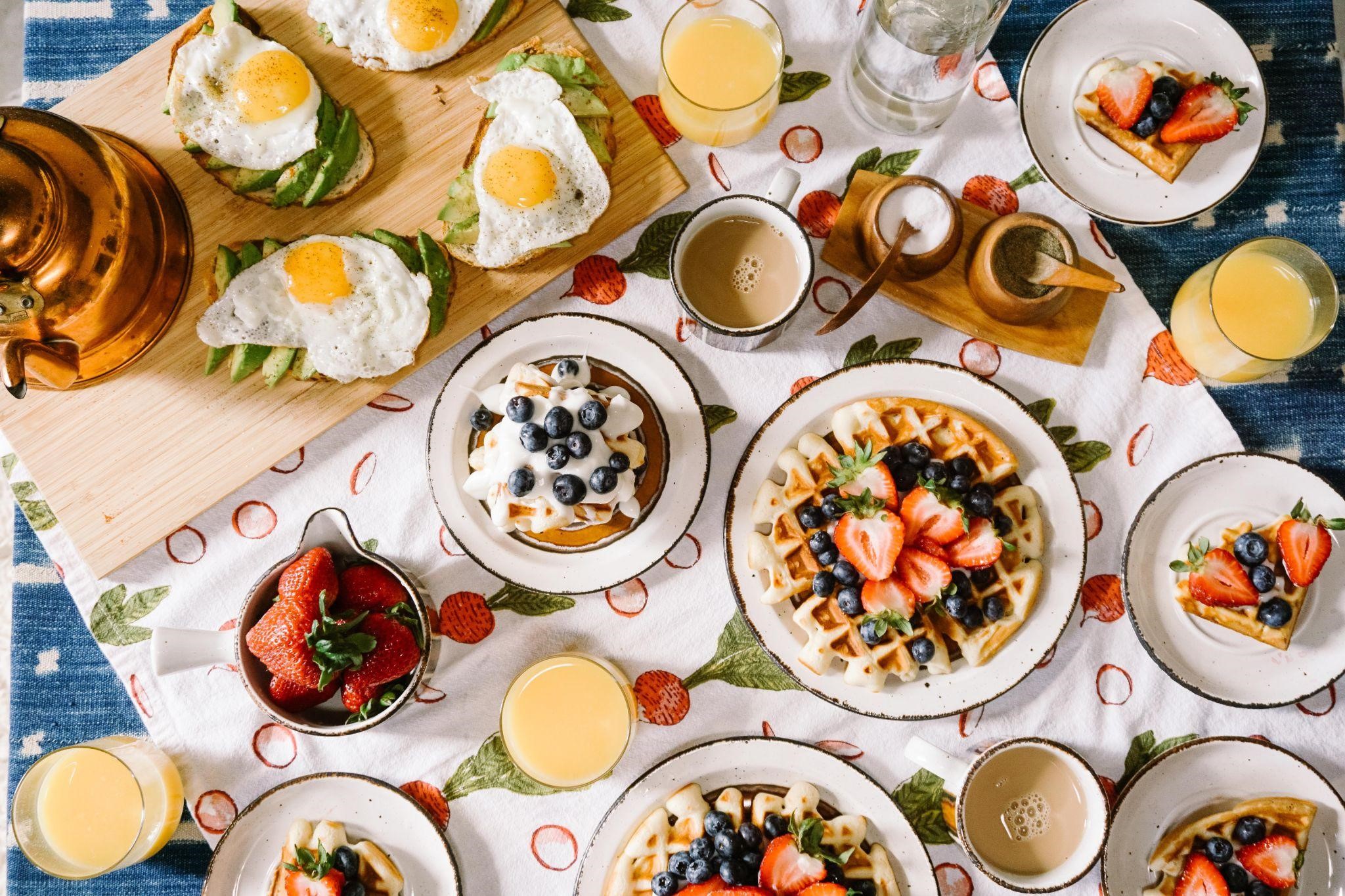 Qual è la colazione più sana per restare in forma? I segreti delle migliori colazioni italiane e del mondo