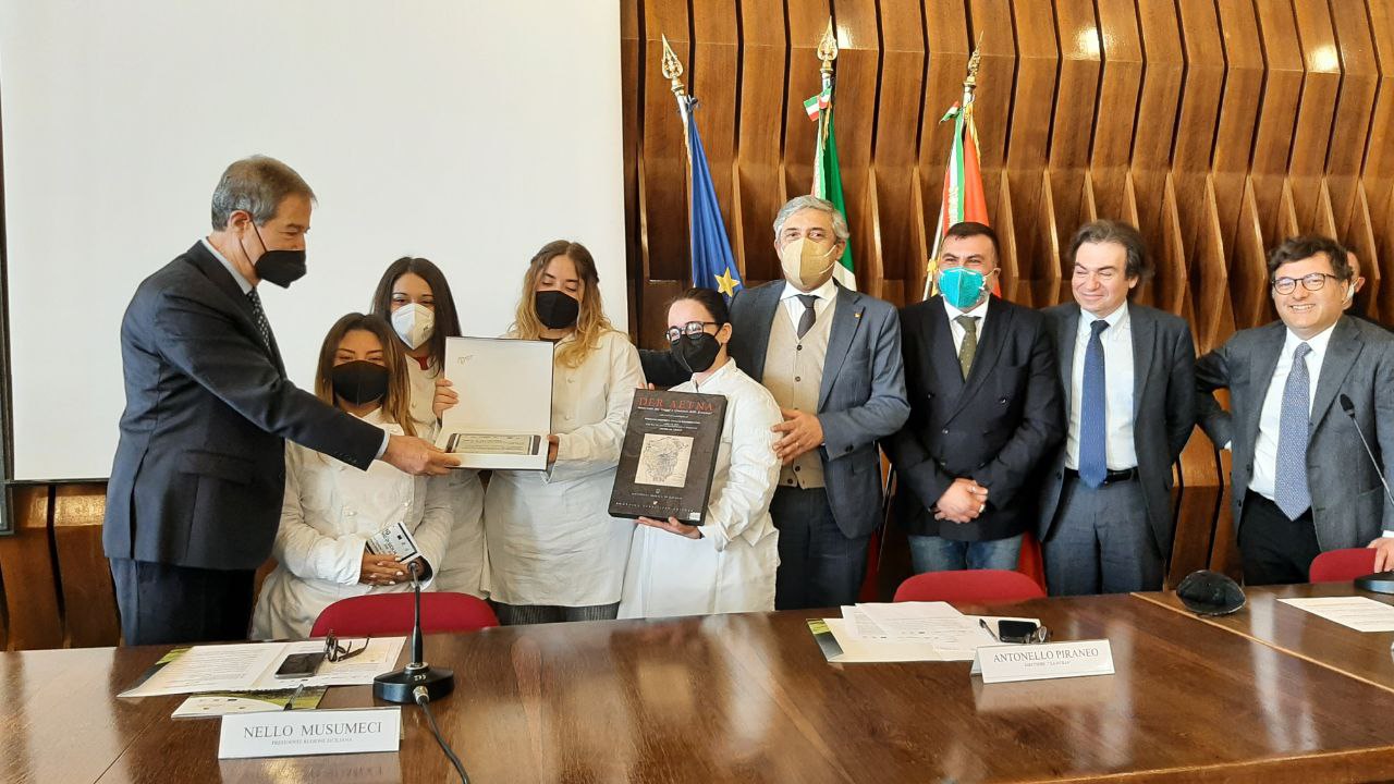 Agricoltura, Musumeci premia le scuole partecipanti a “Coltivi…Amo il patrimonio di Sicilia”