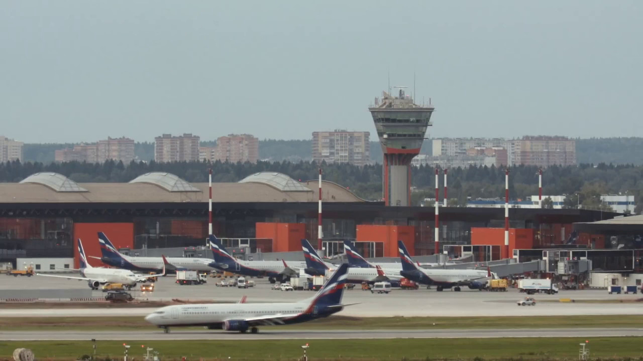 Traffico aereo in ripresa, +52% passeggeri nel 2021