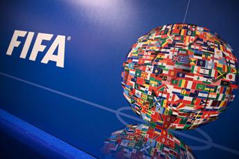 Calciomercato, regole Fifa violano leggi su diritto comunitario: la sentenza della Corte Ue