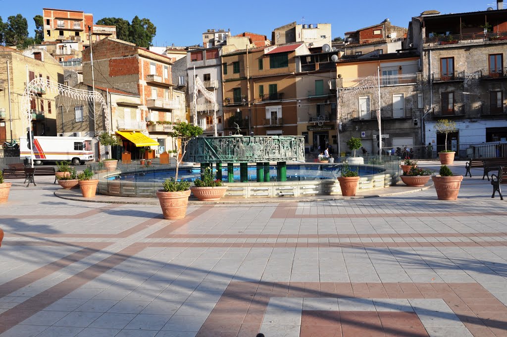 Campofranco. Grazie a due volontari la Fontana della Rinascita torna a funzionare