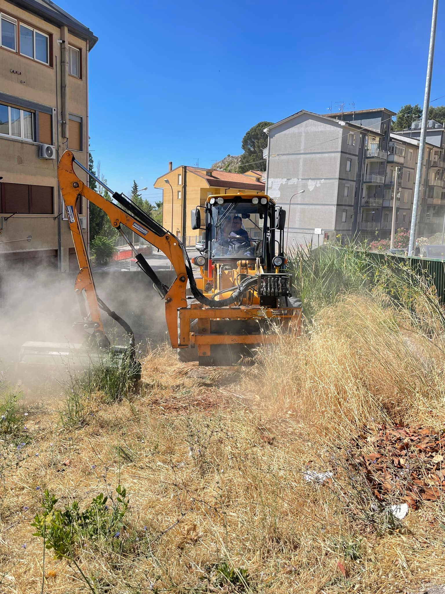 Mussomeli, “lavori di manutenzione del verde e pulizia strade di accesso”