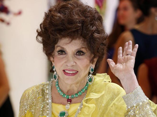 Elezioni, Gina Lollobrigida scende in campo e si candida come capolista in Sicilia