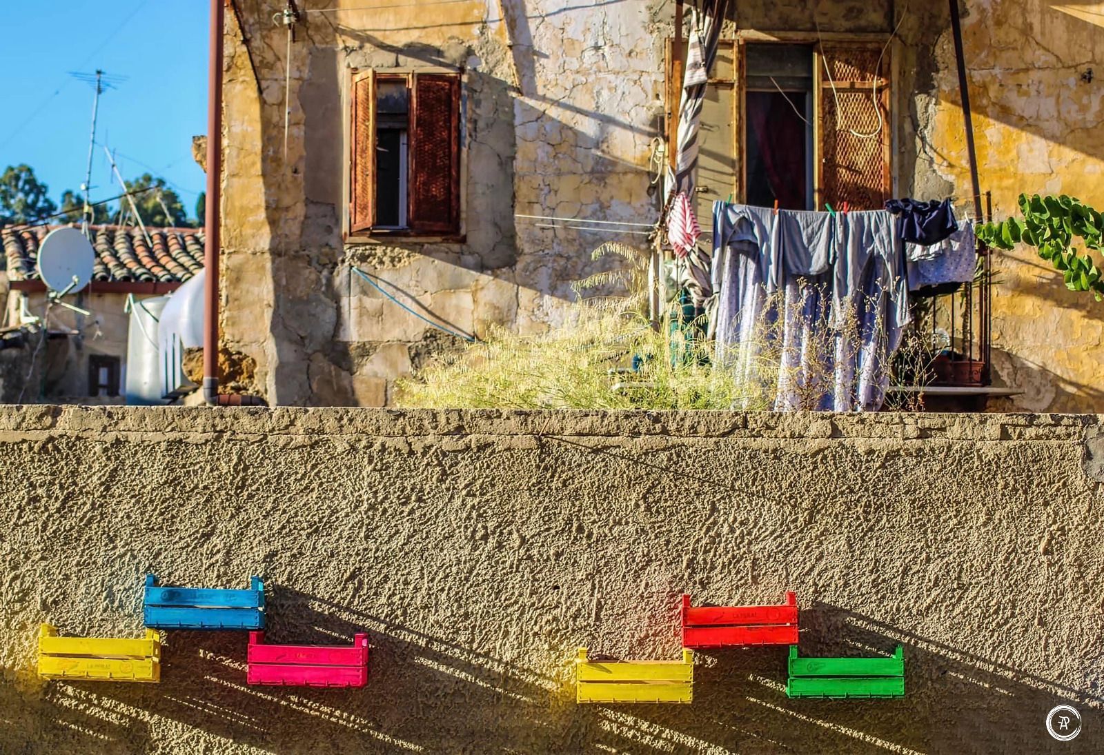 Caltanissetta, “il quartiere racconta”: apre venerdì la mostra fotografica di Andrea Francesco Paolillo