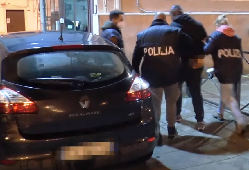 Nel Nisseno coppia arrestata dalla Polizia di Stato per furti compiuti in danno di esercizi commerciali