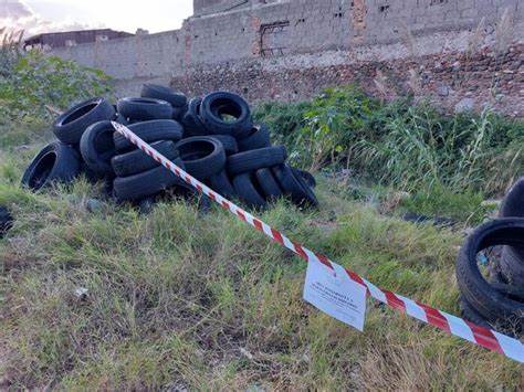 Sicilia, scarica 226 pneumatici in alveo torrente: denunciato