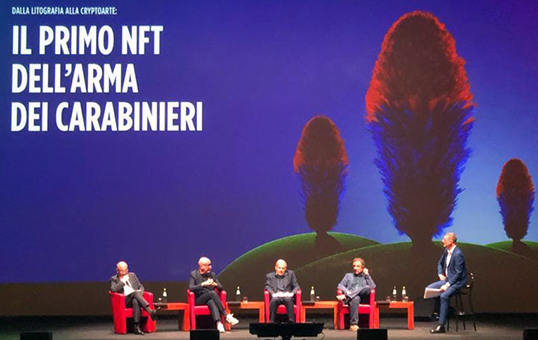 Amadeus presenta il Calendario Storico dei Carabinieri ideato da Armando Testa e l’Agenda 2023