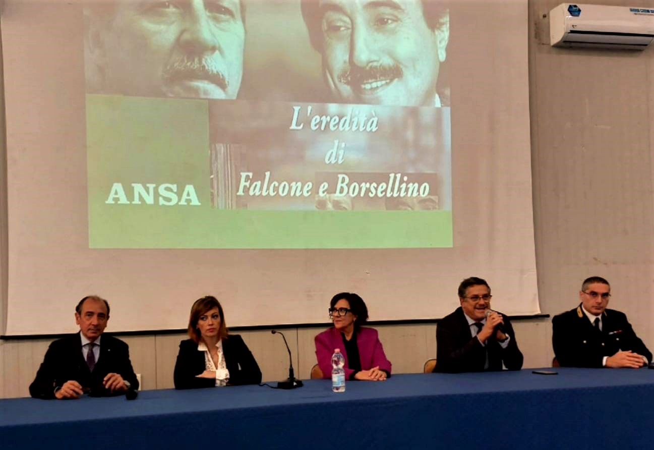 Caltanissetta. Mostra fotografica dell’Ansa “L’eredità di Falcone e Borsellino” all’Ipsia “Galilei”