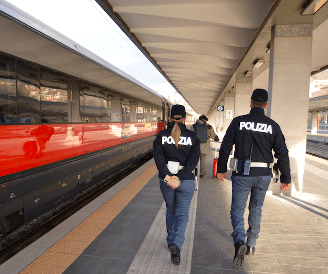 Palermo. Evade dai domiciliari, arrestato in stazione