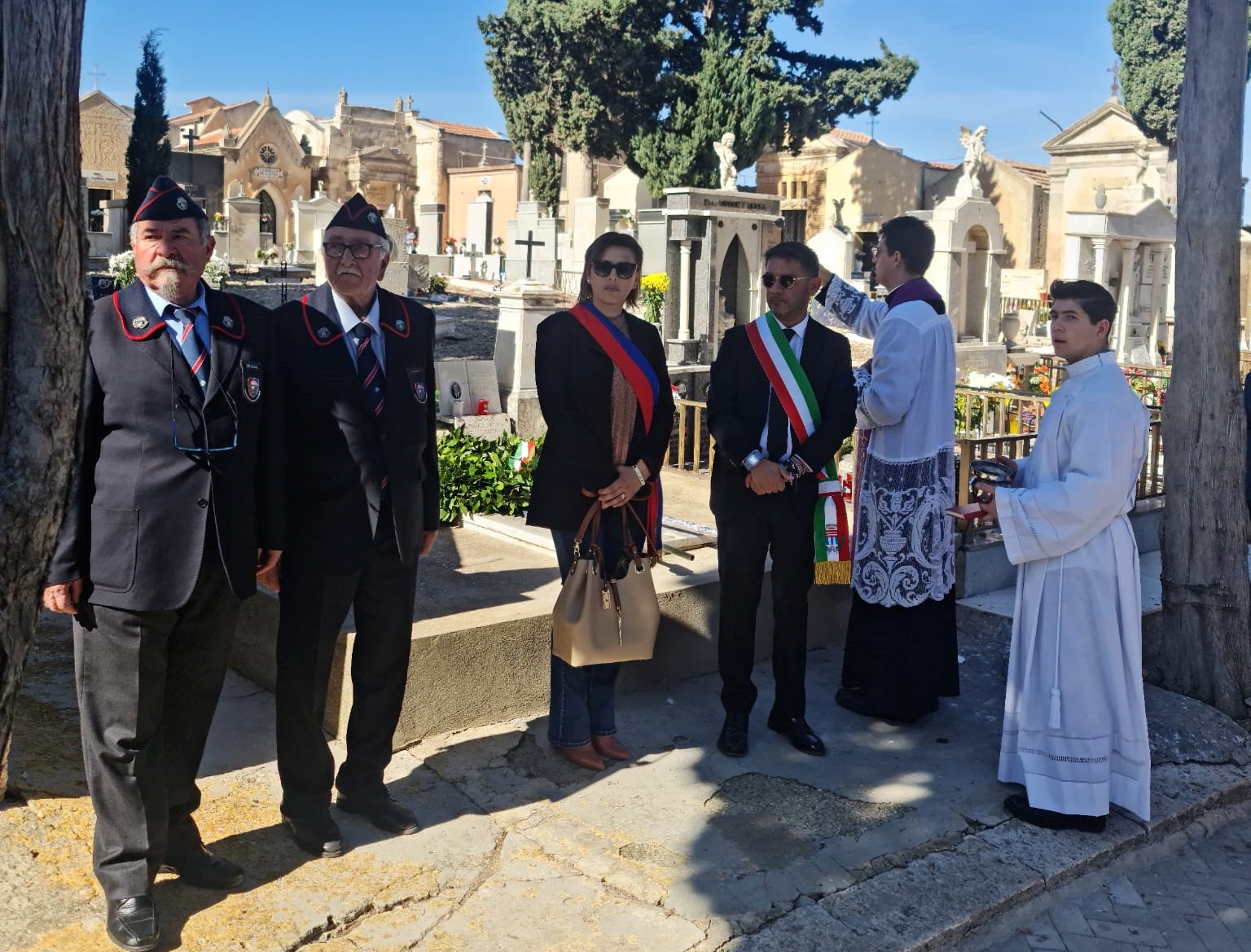 Sommatino. Celebrazione del 2 novembre. Deposte corone in memoria dei defunti e dei caduti delle guerre