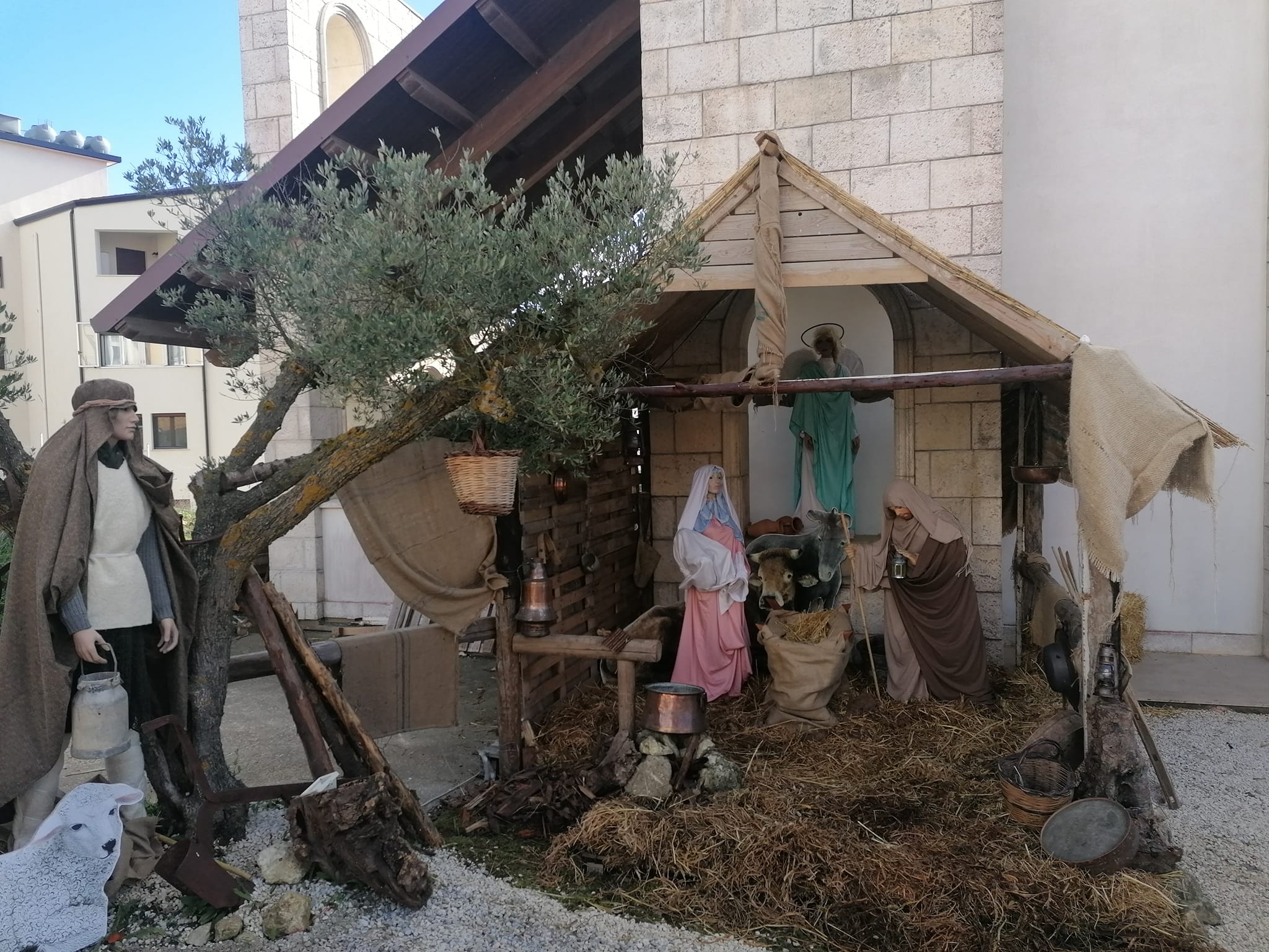 Mussomeli, presepe della “Trasfigurazione” benedetto dal parroco Giovino