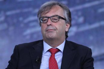 Burioni contro Susanna Tamaro: “Ragionamenti identici a quelli dei somari antivaccinisti”