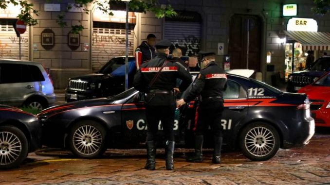 Litiga con la compagna e aggredisce i carabinieri che erano intervenuti: arrestato