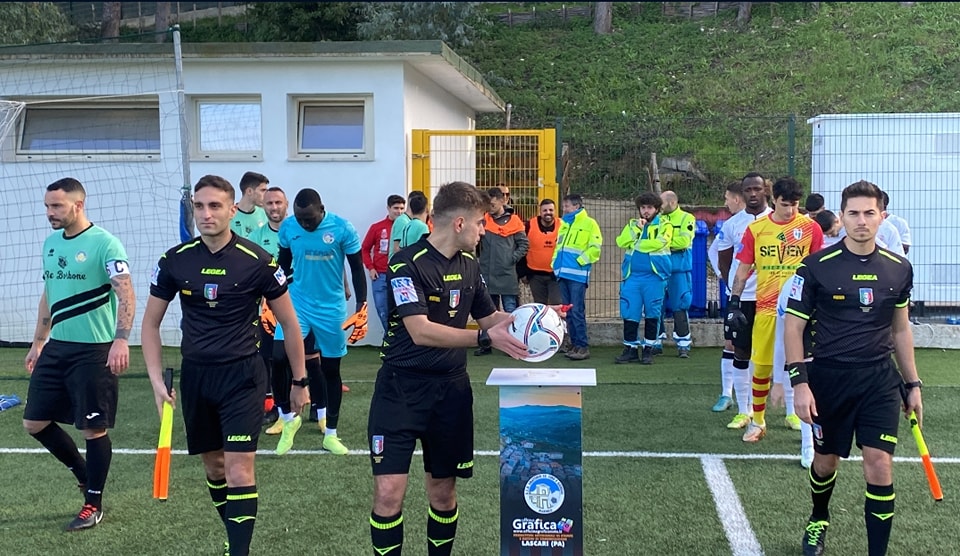 Eccellenza. La Nissa fallisce un rigore, spreca occasioni e perde 1-0 con il gol dell’ex