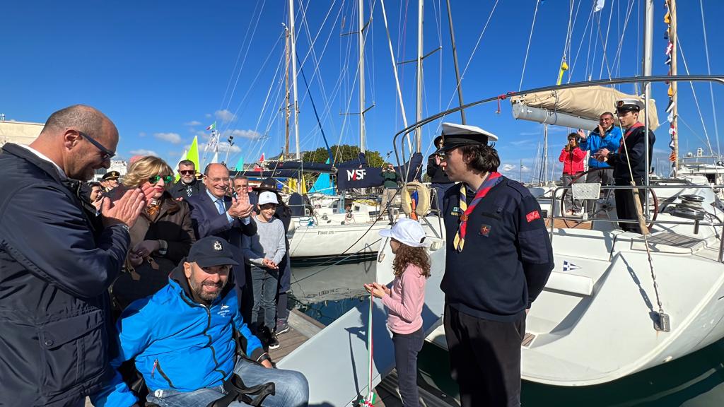 Sicilia, una barca confiscata donata alla Lega navale. Schifani: “Un riscatto dalla criminalità organizzata”