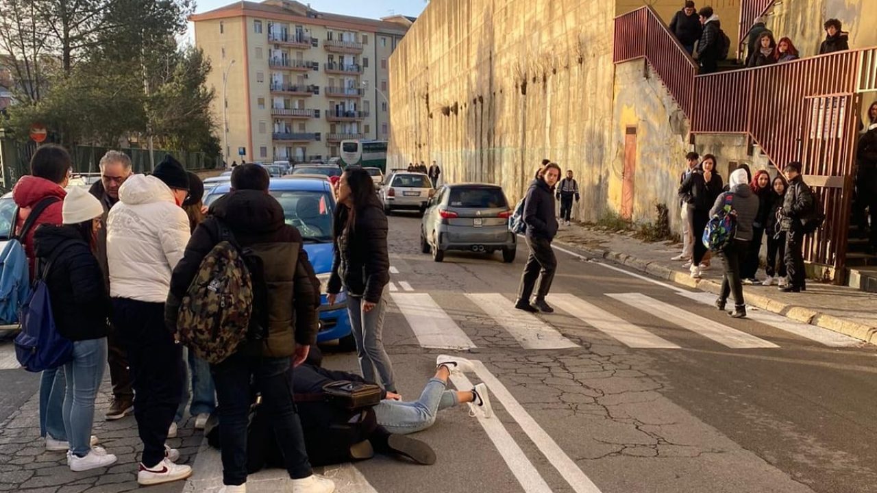 scimmie-non-vedo-non-sento-non-parlo - il Fatto Nisseno - Caltanissetta  notizie, cronaca, attualità