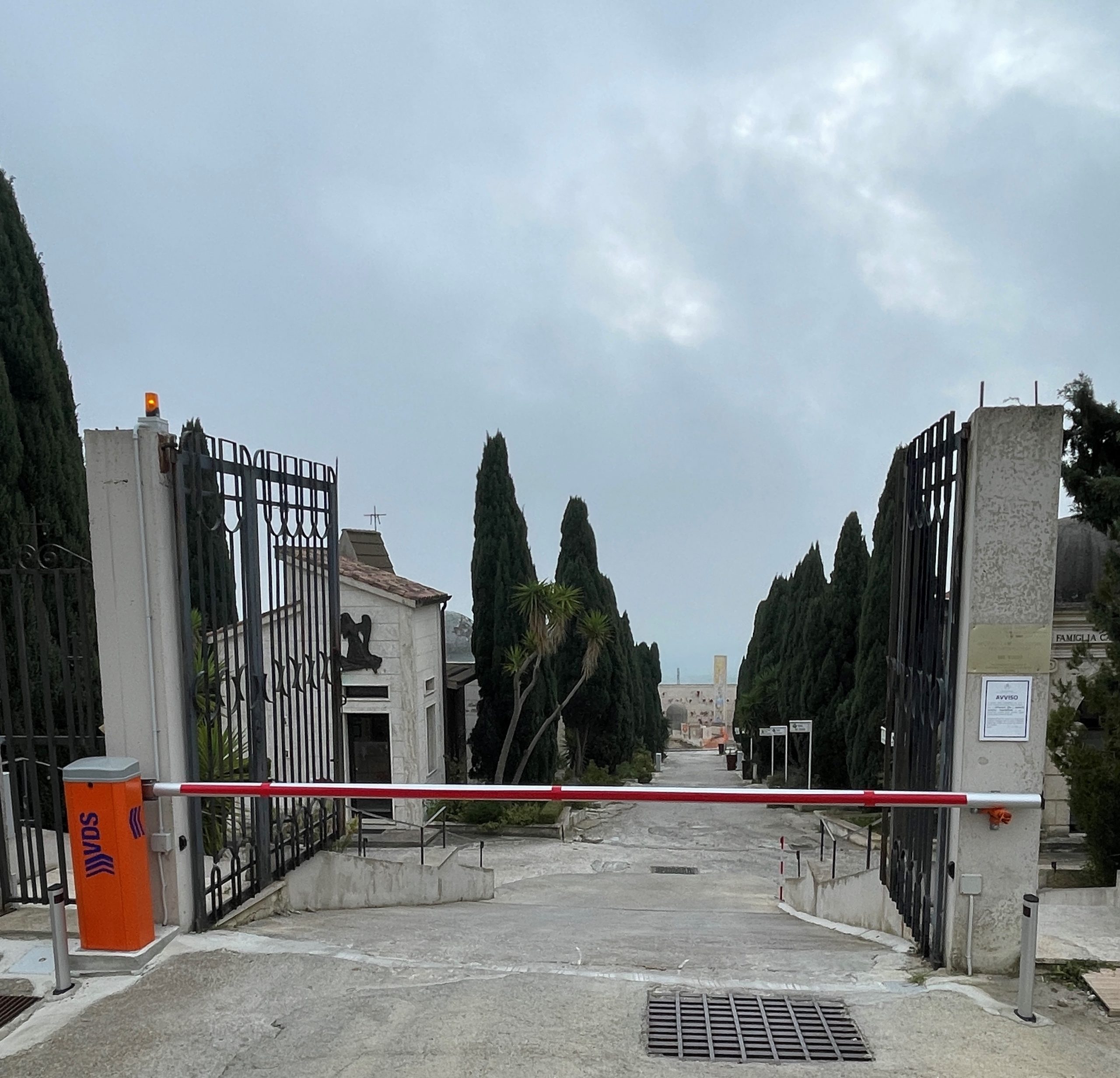 Mussomeli. Dal 1 febbraio chi è autorizzato ad accedere al cimitero con veicoli, potrà ritirare badge per apertura automatica sbarra