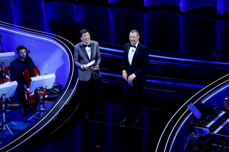 Sanremo 2023: svelato ordine duetti quarta serata, iniziano Ariete e Sangiovanni