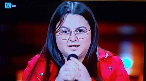 Da Montedoro a “The Voice Kids”: Ilary Alaimo conquista un posto nel team di Gigi D’Alessio