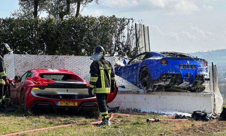 Due Ferrari contro muro di recinzione di una villetta dopo un volo spettacolare: illesi i conducenti