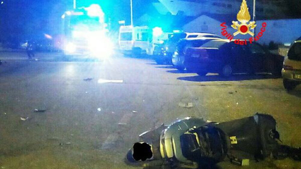 Per 2 settimane tra la vita e la morte: non ce l’ha fatta 18enne pallavolista vittima di un incidente con il suo scooter