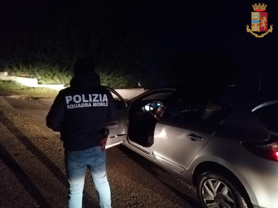 Violenza e maltrattamenti in famiglia: disposto dalla Polizia allontanamento di un uomo dalla casa familiare