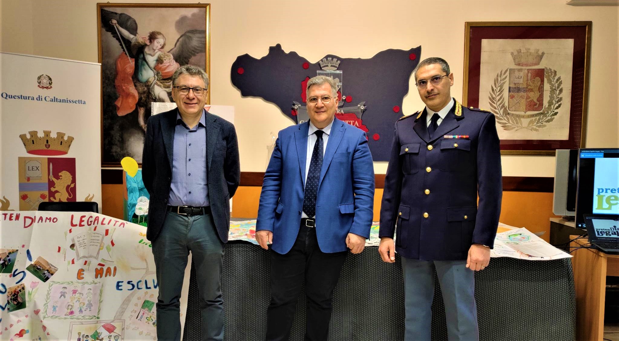 Caltanissetta, 6^ edizione del progetto-concorso “PretenDiamo Legalità” della Polizia di Stato, per l’anno scolastico 2022/23: tre le scuole vincitrici in provincia