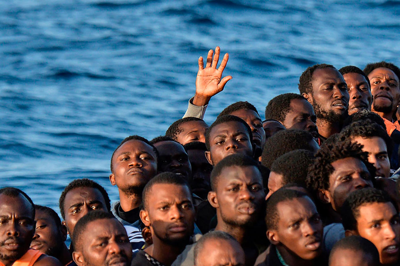 Migranti, Viminale: “Accoglienza diffusa, stop a grandi centri”