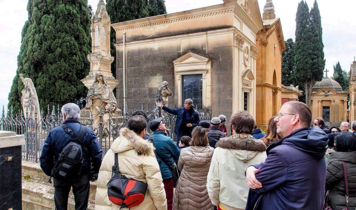 Caltanissetta, “maggiore attenzione per il Cimitero Angeli”: l’appello di Italia Nostra