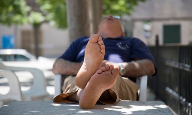 Salute: ricerca, la siesta fa bene alla bilancia solo se ‘breve’