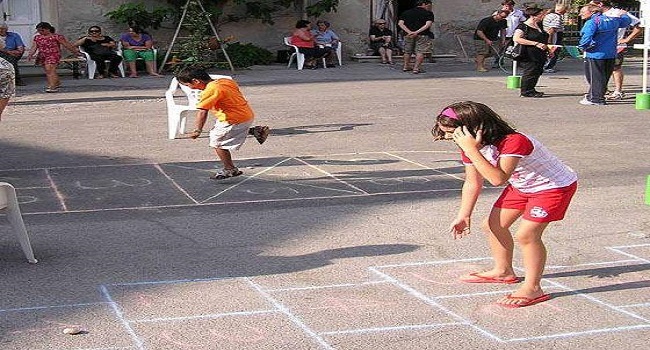 Caltanissetta. Squadriglia Aquile 1 dell’Agesci, in sinergia con la consigliera Federica Scalia, organizza pomeriggio di giochi dell’antica tradizione