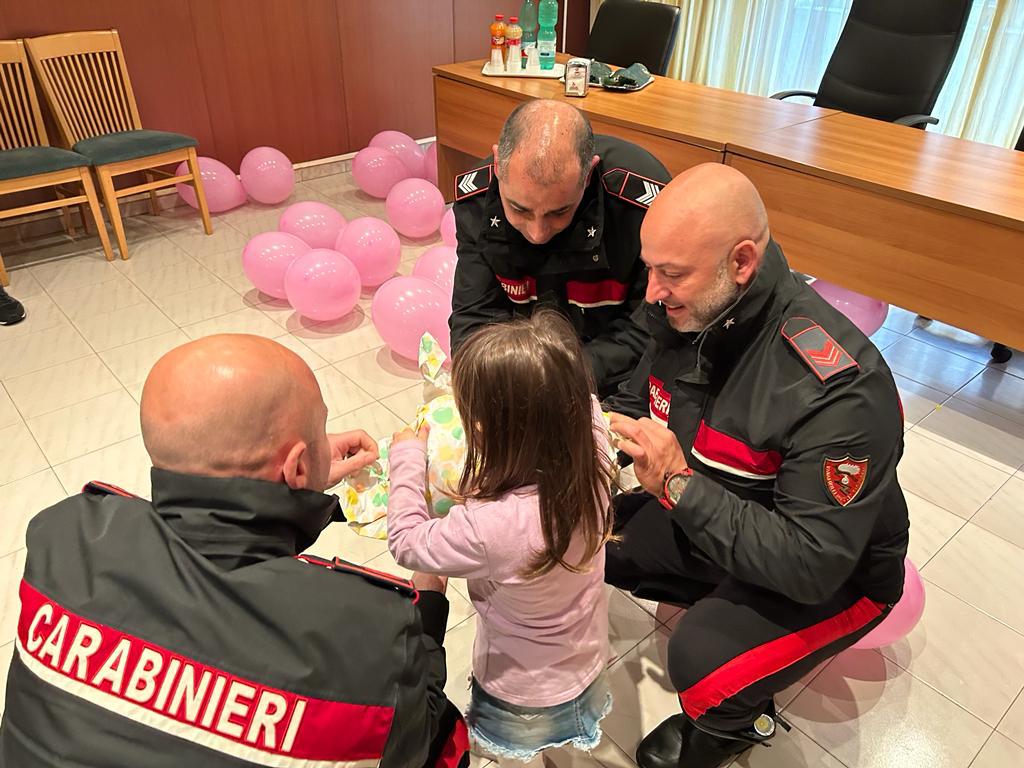 Con il loro pronto intervento salvarono una bimba: la madre ha scritto una lettera per ringraziare tre Carabinieri