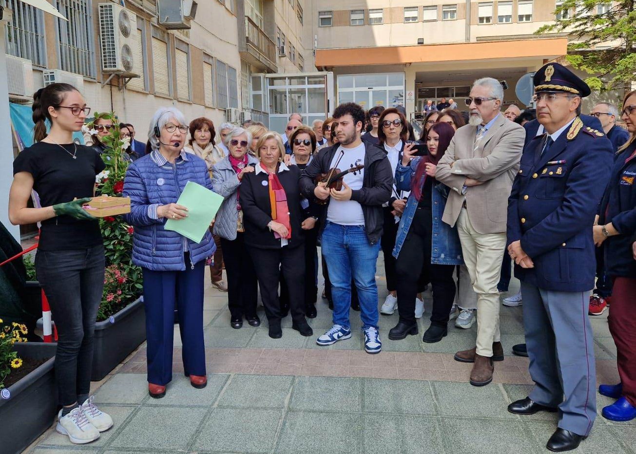 Caltanissetta. Inaugurata opera artistica all’ingresso dell’ospedale Sant’Elia “Ci prendiamo cura di te!”