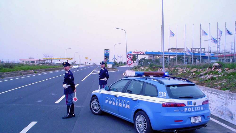 Contromano in autostrada senza accorgersene: 77enne fermato dalla Polizia Stradale; ritirata la patente