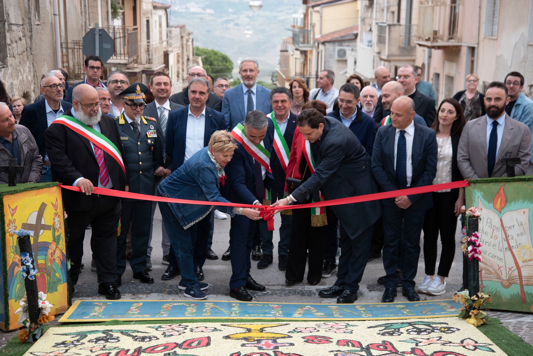 Breccialfiorata del Corpus Domini  2023 ad Acquaviva Platani.Presenti i sindaci del vallone