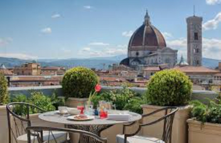 Hotel in Italia: Firenze e Palermo le città più care. Torino e Caltanissetta in deflazione