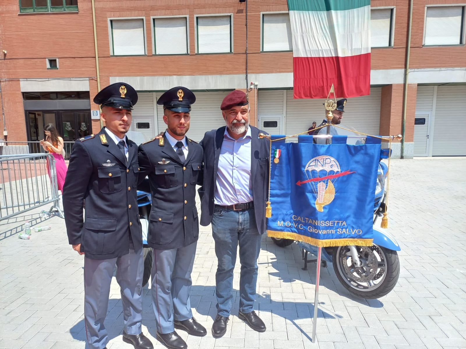 Allievi Agenti della Sezione di Paracadutismo di Caltanissetta  (A.N.P.d’I) hanno prestato giuramento a Piacenza.