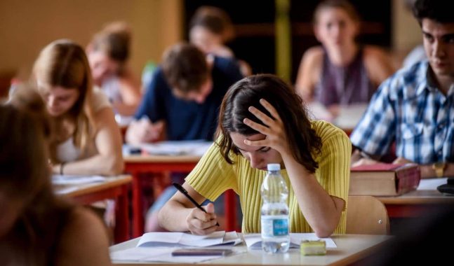 Due premi Nobel, un bibliotecario, l’esperta del silenzio: chi sono i 7 autori delle tracce della Maturità