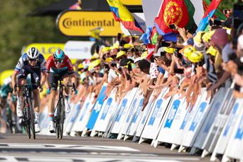 Tour de France 2024, il fisiatra: “Un miliardo di ciclisti nel mondo, allunga la vita ed è ottimo per bimbi”