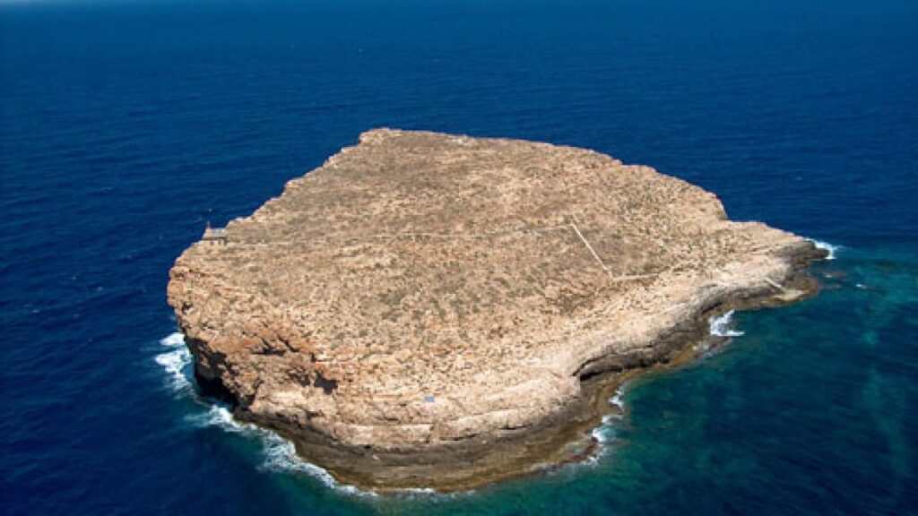 Turista romano fa sciopero fame a Lampione, “isole abbandonate”