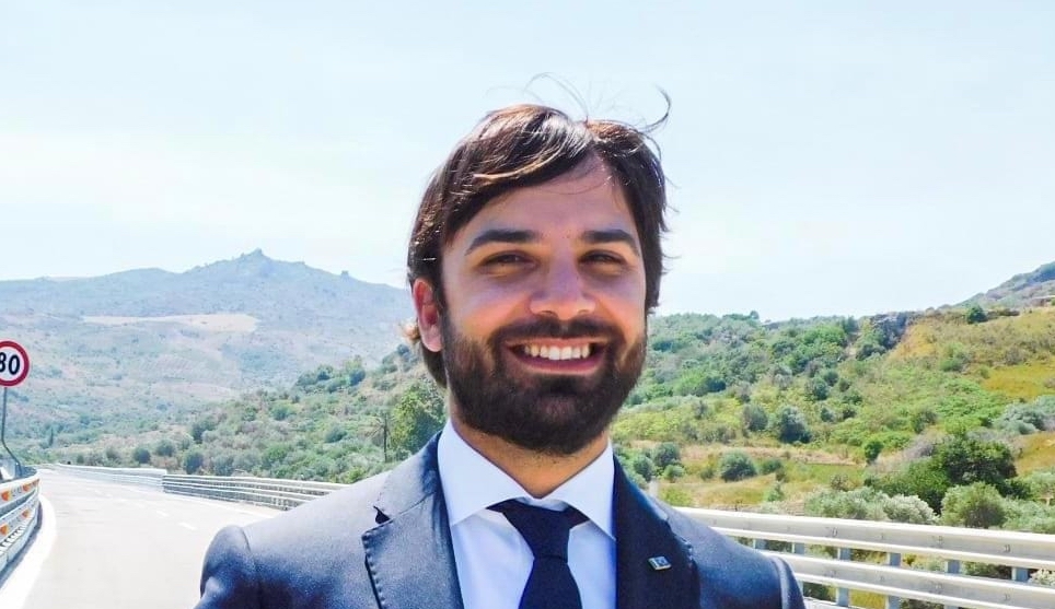 Cantone (M5S): “Sicilia isolata ma Salvini pensa a ponte Stretto”