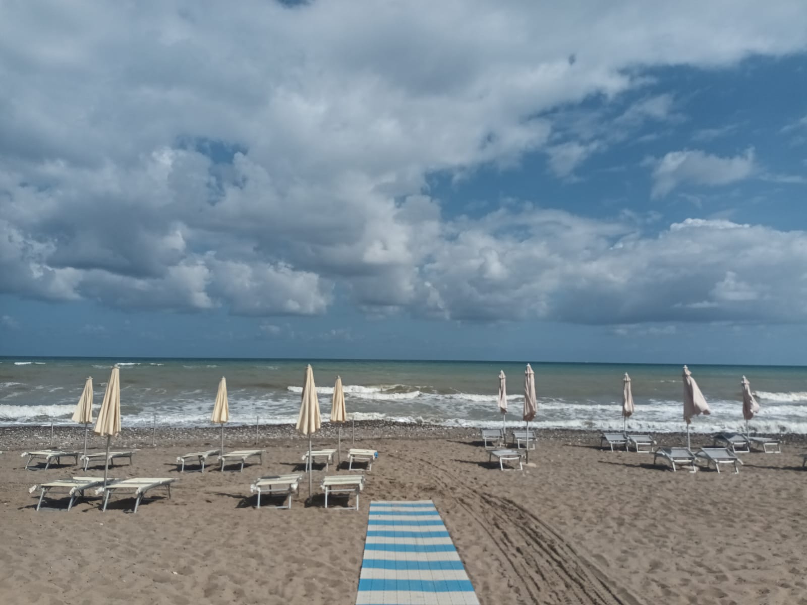 Meteo: tempesta di fine estate spazza via il caldo ma in Sicilia le temperature restano ancora sui 33 gradi