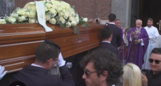 Funerali di Toto Cutugno. L’omelia: “Ha lasciato un bel segno nel mondo”