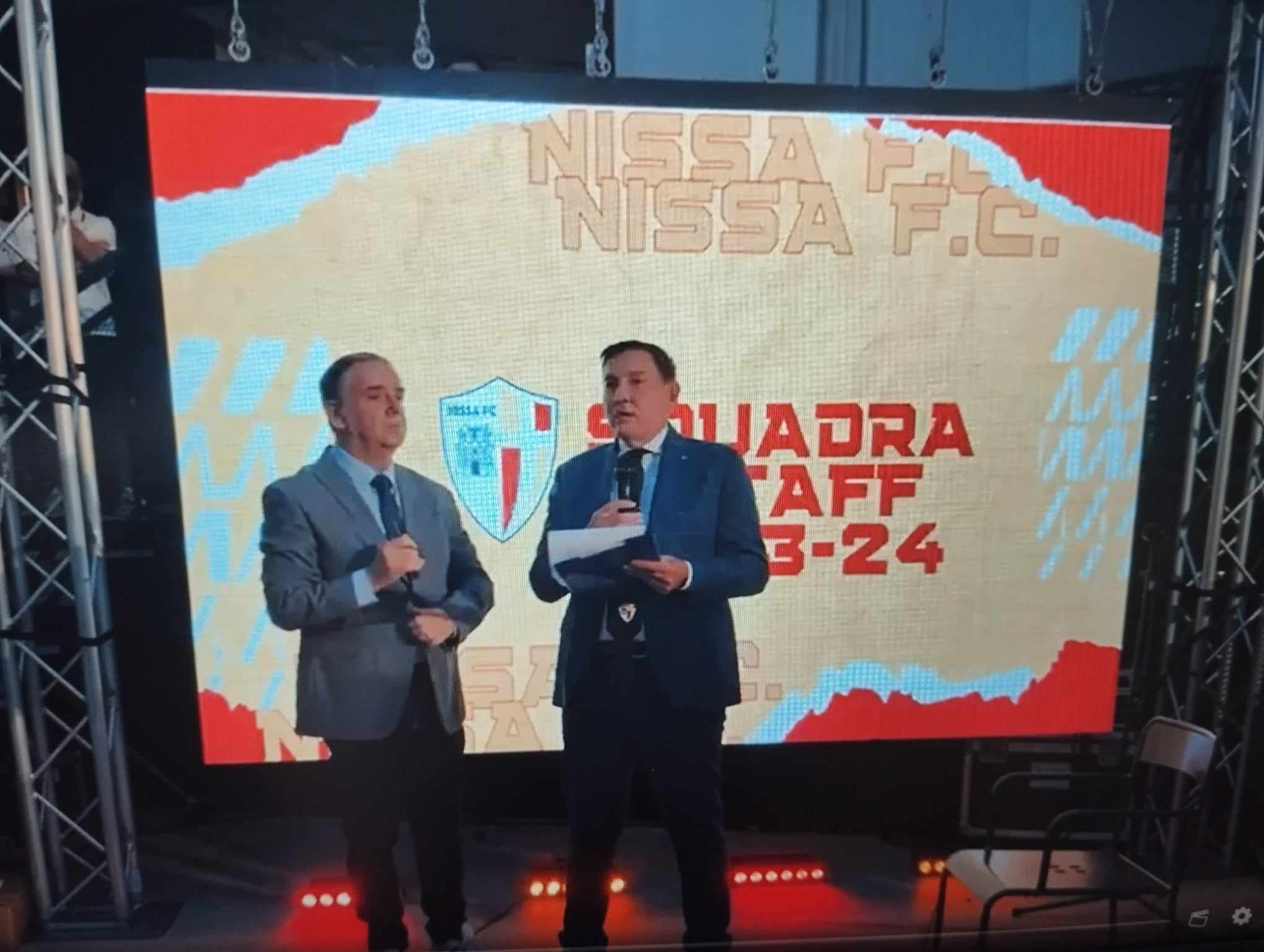 Nissa, presentata in grande stile squadra, staff tecnico e scuola calcio. Grande entusiasmo. Presi l’esperto Pagano e il giovane Mannino