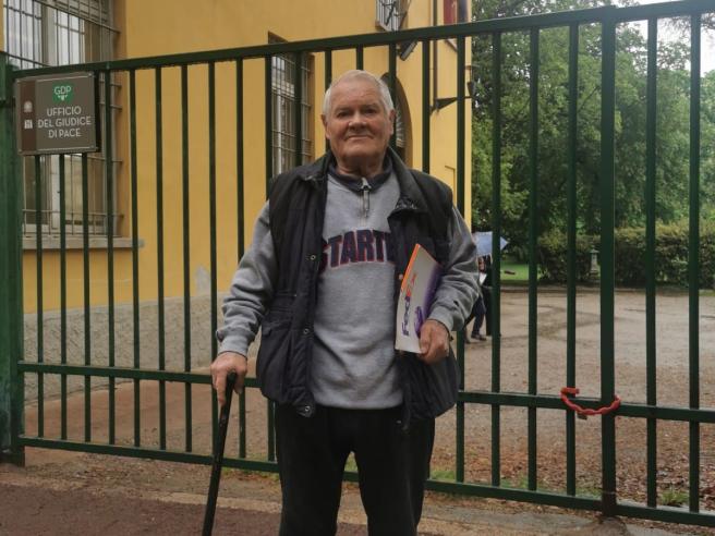 Italia: gli addebitano 24 multe per lo scooter rubato ma l’uomo 83enne è invalido e senza patente