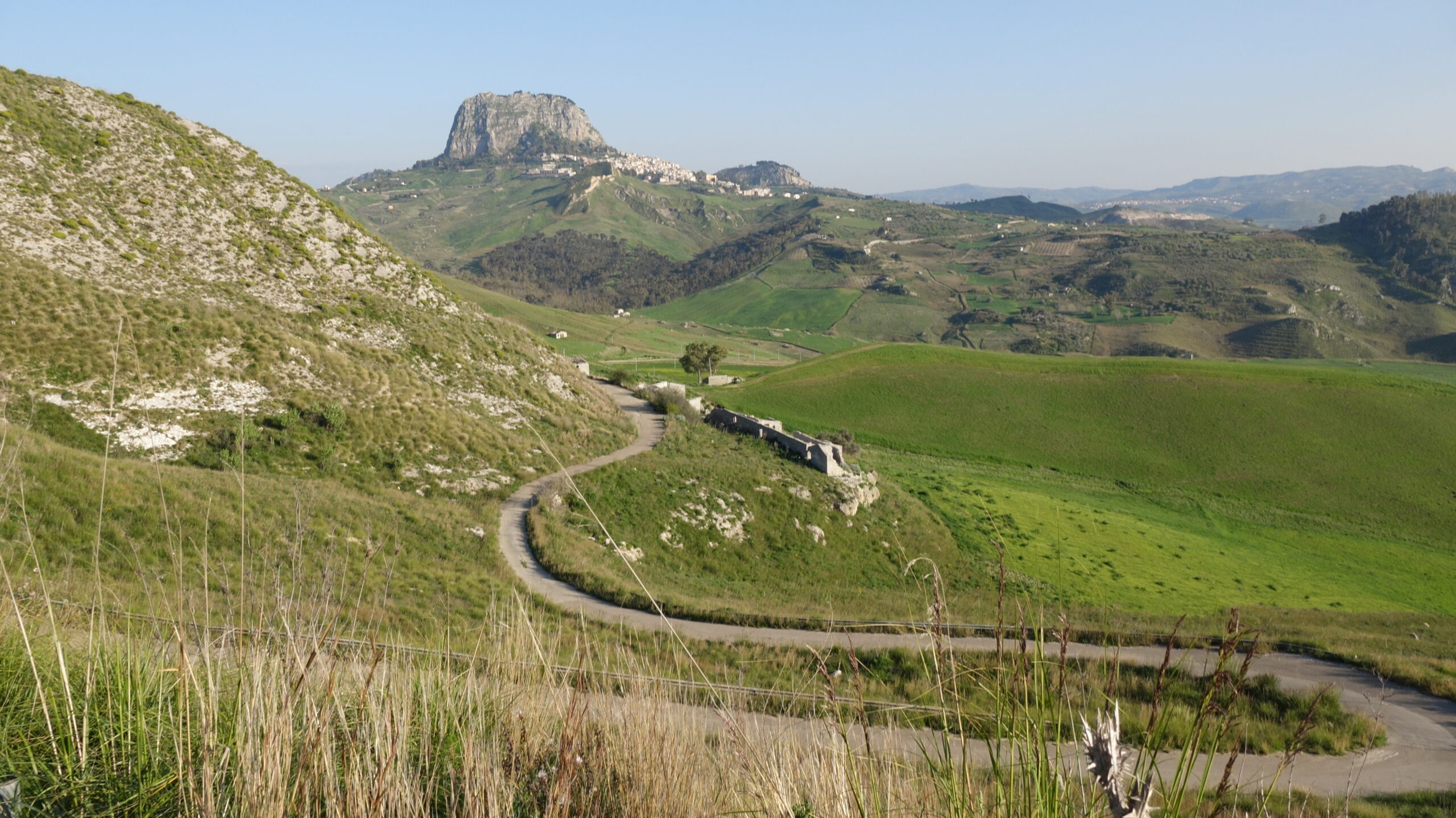 La Sutera – Mussomeli chiusa al transito per lavori al gasdotto