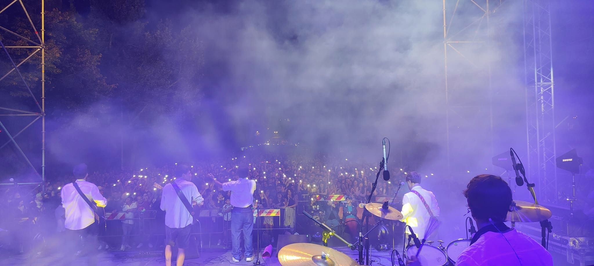 Caltanissetta, coinvolgente concerto di Leo Gassmann al “M’arricrio Music Fest”